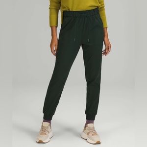 Lululemon Stretch Luxtreme High-Rise Jogger, size 14, Rainforest Green